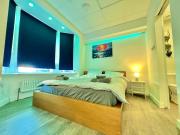 Lux Super King private Bath MediaCity, MUFC, Salford