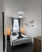 Montague Apartment-Spacious, Central & Free Parking
