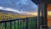 Eagles View, Luxury living Amazing Mtn Views! indoor pool & spa