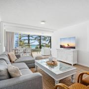 Burleigh Beach Abode With Beach View