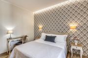 Top Naples