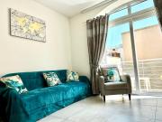 Bright & Central with Parking, Indoor Pool & Gym