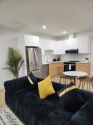 Brand New Deluxe 2 Bedroom Suite with AC & Den