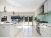 Seachange Family Escape with Pool and Spa Bath