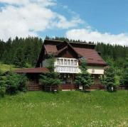Cabana Poiana cu loc de joacă Cabana Poiana cu loc de joacă