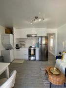 Cape Bungalow - Newly Renovated, Fully Equipped, Minutes from the Beach!