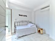 Top Aspro Chorio Paros