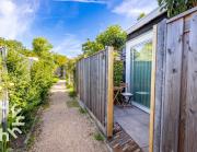Luxe Tinyhouse Domburg, midden in het centrum en toch rustig gelegen