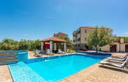 Villa With Pool, Jacuzzi, Sauna, Fitness, Playground & Wine Cellar