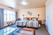 Ipe Tombe Guest Lodge - Midrand