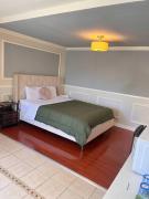 Studio Living,Quiet Neighborhood, Near Airport