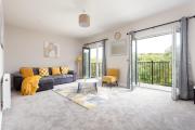 Cosy 5 Bedroom Home, Sleeps 6 Cosy 5 Bedroom Home, Sleeps 6