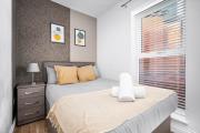 Modern 2 Bedroom Flat in Birmingham JQ, Sleeps 6, Free Internet and Secure Parking