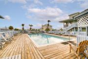 Gulf Shores Condo with Pool Walk to Beaches!