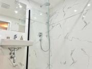 Brand New Central & Modern Apartment