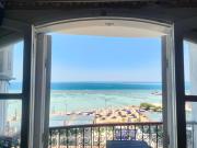 شقه فندقيه علي البحر