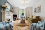 2-Bedroom Stunning, Chic, Spacious & Stylish Retreat, Central Winchester, Free On-Street Parking, Sleeps 6, Pet-Friendly - by Blue Puffin Stays