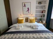 Bella Luna Luxury Suites - Spacious 1BR in Old Town