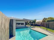 Summer Retreat 4 min drive from Moololaba Beach