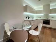 Spacious One-Bedroom Apartment in London