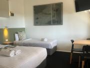 The Highlander Motel - 24HR Check In