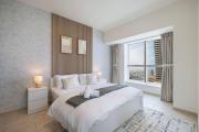Lux 2BR with Sea Views in Marina