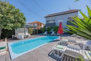 Crowonder Lucky Holiday House with Pool and Patio 30 meters from the Beach Crowonder Lucky Holiday House with Pool and Patio 30 meters from the Beach