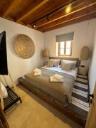 Tapanis luxury house