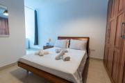 Cozy Bedroom, shared bathroom -Gzira