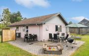 2 Bedroom Cozy Home In Væggerløse