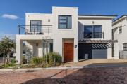 Songbird DAria Cape Town luxury house on Wine Estate