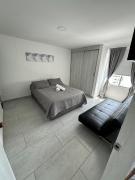 Hermoso Apartamento vista al mar El Laguito