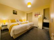 GB Relocations Ltd - Award Winning Merridale Executive Apartment, Free Parking, Free WiFi, Free Netflix