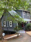 Top Dahlonega