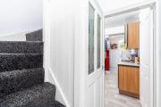 Spacious house with 2 bedrooms and free on street parking Spacious house with 2 bedrooms and free on street parking