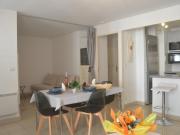 Appartement Climatisé avec Loggia et Parking Proche Port - Fréjus - FR-1-226A-181