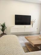 New 2024 Apartment - Malls, Beach & Train Station - Families Only