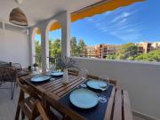 Elegante y luminoso apartamento de playa