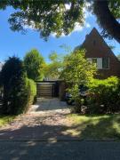 Villa bij bos en centrum