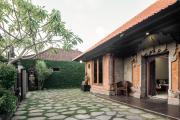 Segara Beach House Villa - Kuta