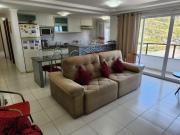 Belo apê de 2 quartos com ar-condicionado na quadra da praia!