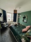 Stylish and Chic Seaside Apartment