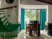 explora la magia de laureles