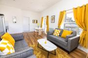 Stylish 2 bedroom apartment next to Train Station Stylish 2 bedroom apartment next to Train Station
