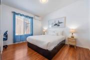 Top Tarzana
