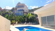 Luxury Villa with Jacuzzi and Swimming pool