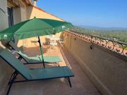 Au cœur de Seillans, charmant logement, grande terrasse et panorama