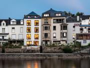 Villa Steps from Castle