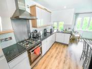 2 Bed - 2 Bath - Duplex Apartment next to LBU-Headingley Centre-YCC Arena-Families-Relocators
