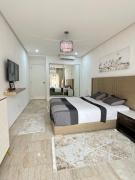 Fresh Modern Flat with spacious room and bathroom